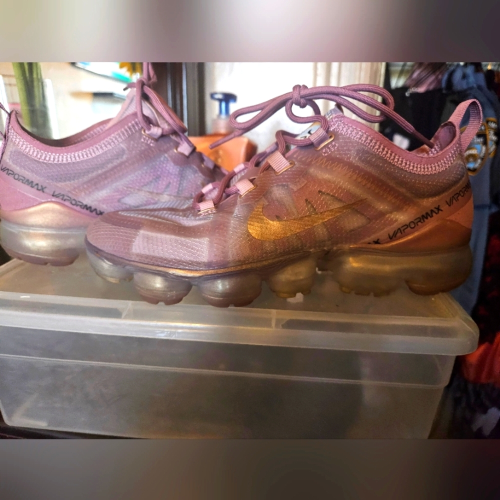Women's sneakers